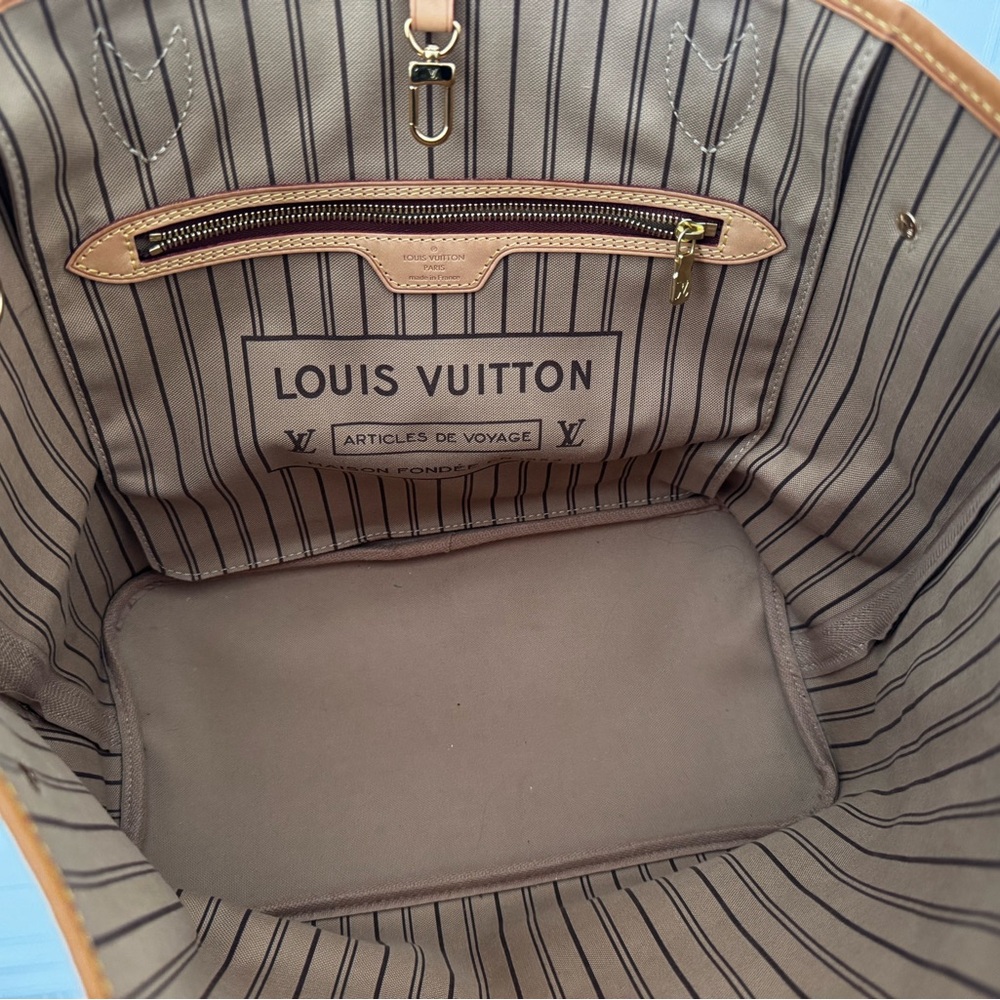 Louis Vuitton Monogram Neverfull MM - Picture 6 of 15